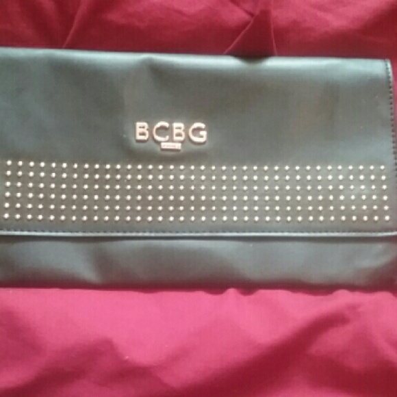 BCBG  clutch