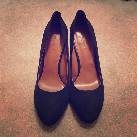 Never worn Banana Republic heels