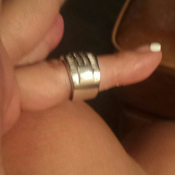Ring - Picture 2 of 2