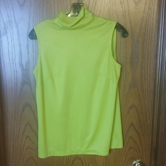 SLEEVELESS TOP