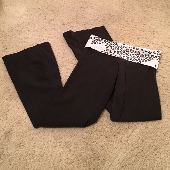 🚫SOLD🚫  VictoriaSecret Cheetah Print Boot Yoga.