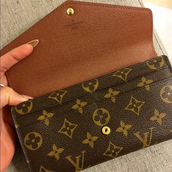 🎀SOLD🎀 Authentic Louis Vuitton Sarah Wallet 💗 - Picture 2 of 4