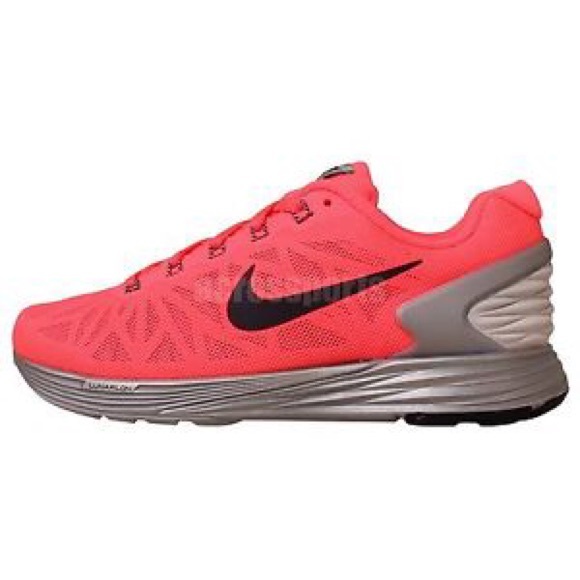 ON SALE 🎉 HOST PICK 🎉 NWT Nike Lunarglide Flash - Picture 4 of 4
