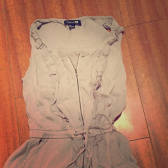 Flirty little Romper - Picture 1 of 3