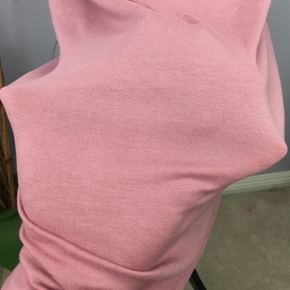 ✂️CL✂️LAST ONE Dust pink sleeveless dress. - Picture 4 of 7