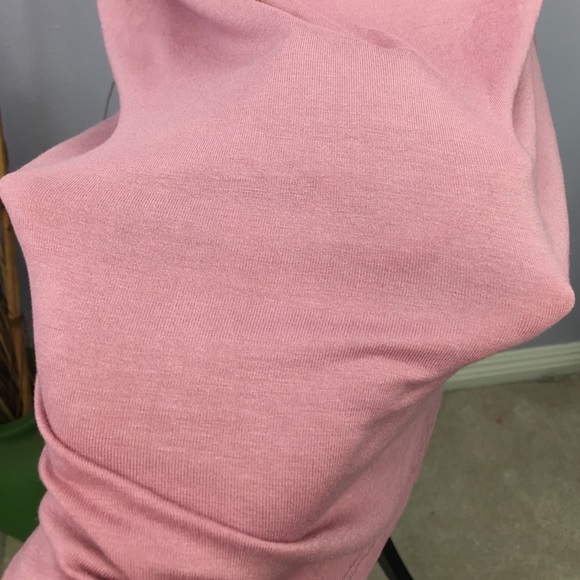 ✂️CL✂️LAST ONE Dust pink sleeveless dress. - Picture 4 of 7