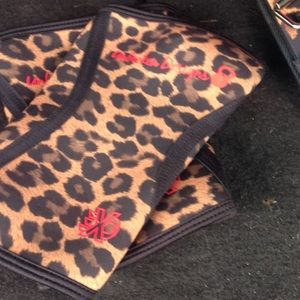 Unbroken knee sleeves cheeta print crossfit