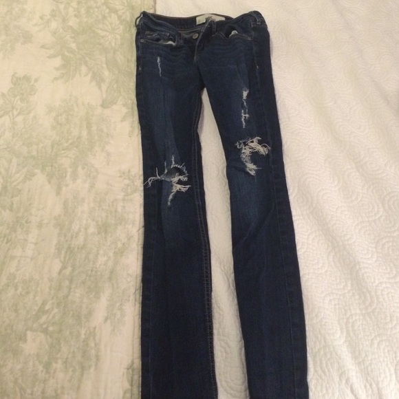 Ripped skinny jeans