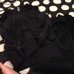 Medium black velour set