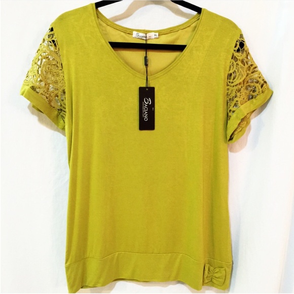 Baciano Tops - 🆕 Baciano Designer Top, lace back