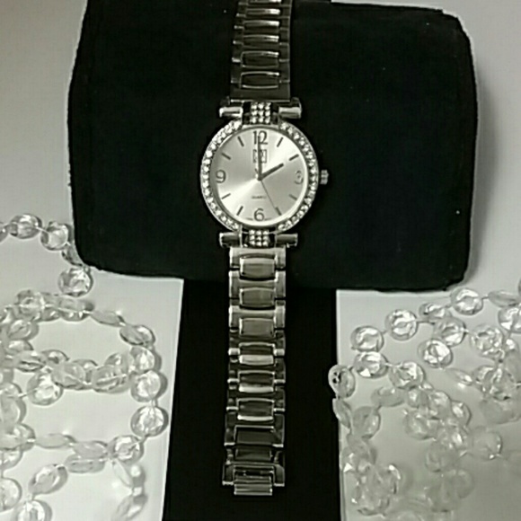 NY&C  Women's watch