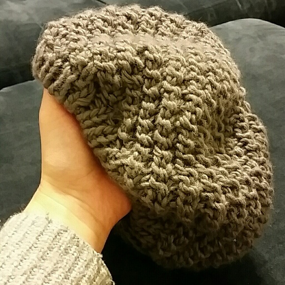 Lands Ends knit beanie NWOT - Picture 2 of 3