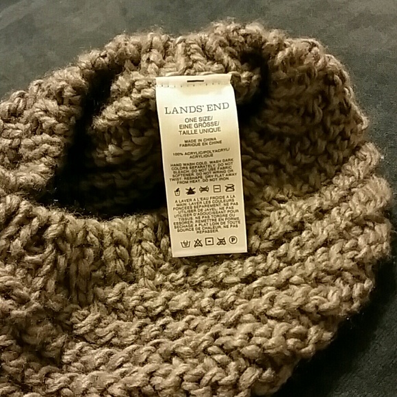 Lands Ends knit beanie NWOT - Picture 3 of 3