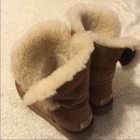 Ugg Bailey button
