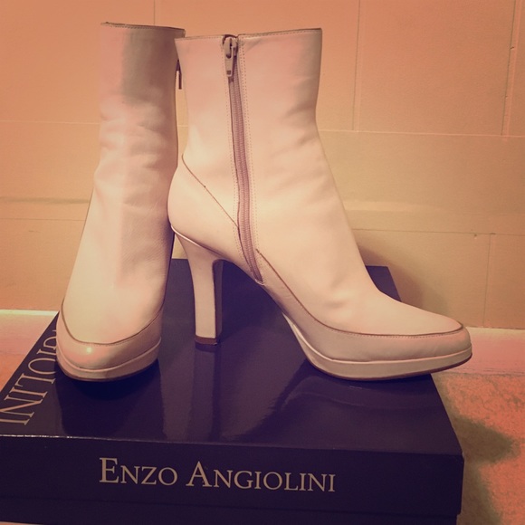 Woman's Leather Boot