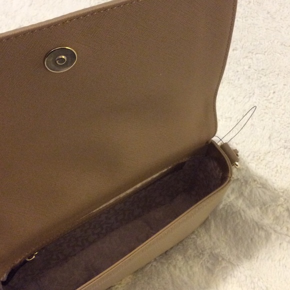 NWT "Crosby Ego Leather" Purse in Dune - Picture 4 of 6