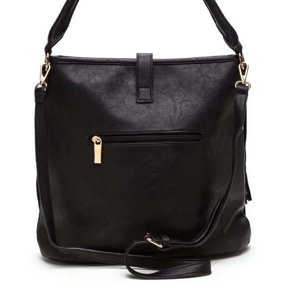 🌟SALE!🌟Vegan Leather Black Fringe Bag - Picture 2 of 3