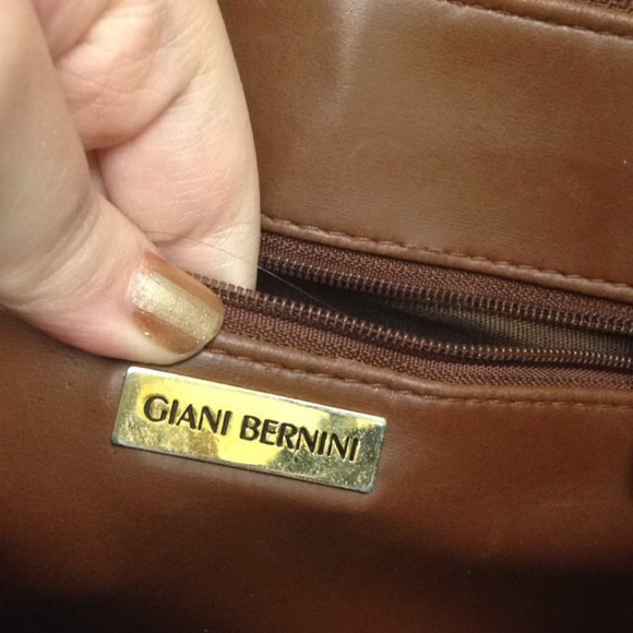 Giani Bernini handbag with removable strap - Picture 2 of 2