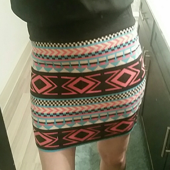 Aztec Mini Skirt - Picture 3 of 3