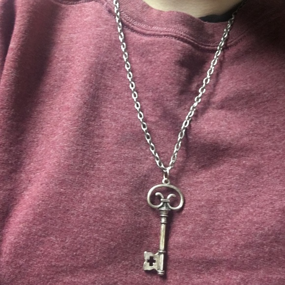 Vintage Key Necklace - Picture 4 of 4