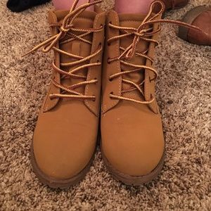 Brown/tan booties