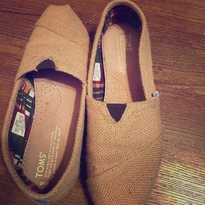 Tan Burlap Toms