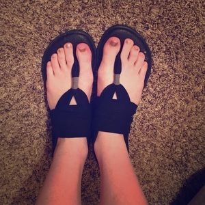 Brand new sanuk sandals