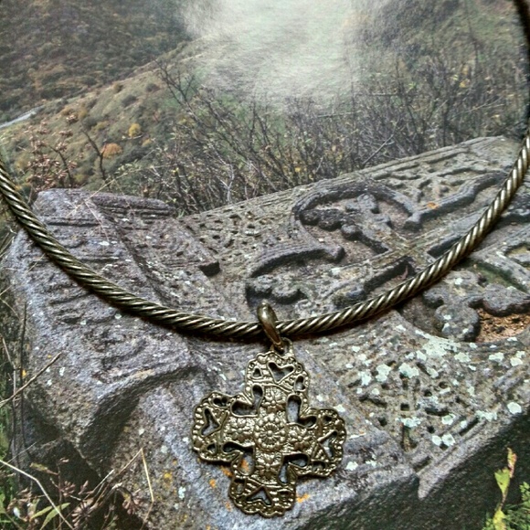 Vintage Jewelry - Silver hoop necklace