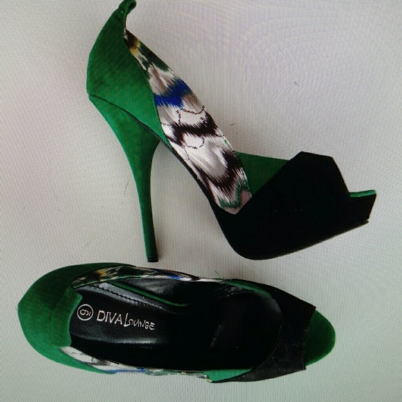 Diva Lounge Peep-Toe Pumps
