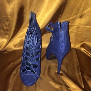 BRAND NEW! Call It Spring heel.