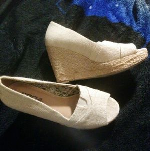 Soda Open Toed Wedges. Size 8