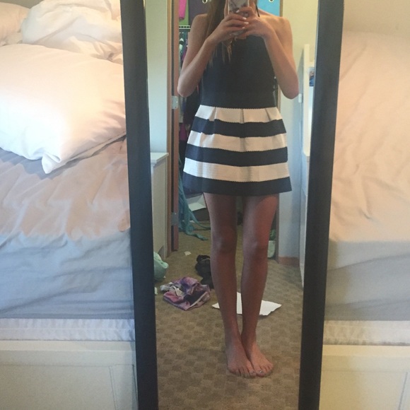 Gorgeous skirt! - Picture 4 of 4