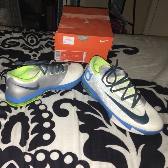 Nike KD VI home sneakers