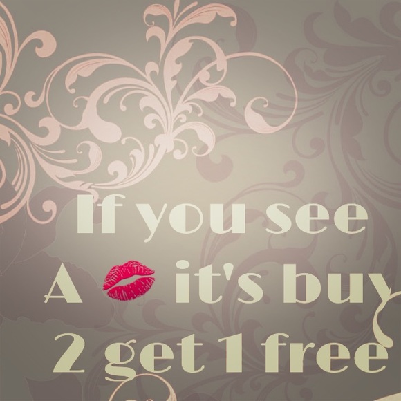 If you see a 💋 in the title - buy 2 get 1 free!!