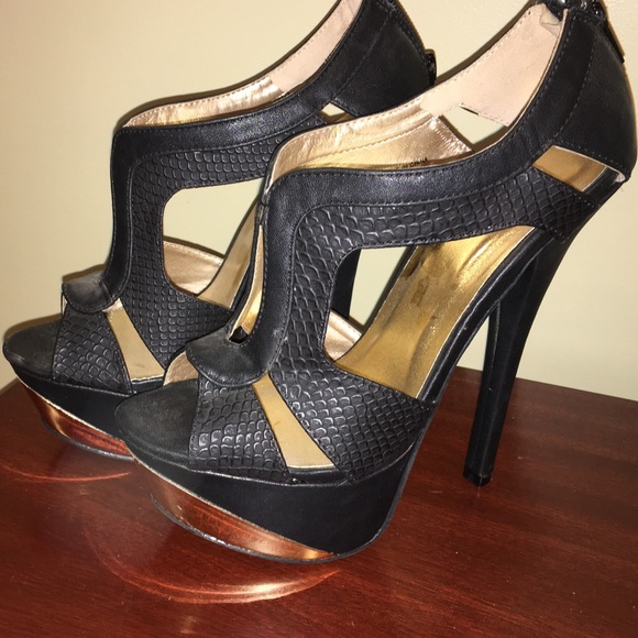 🎉FINAL SALE🎉2B Bebe pumps