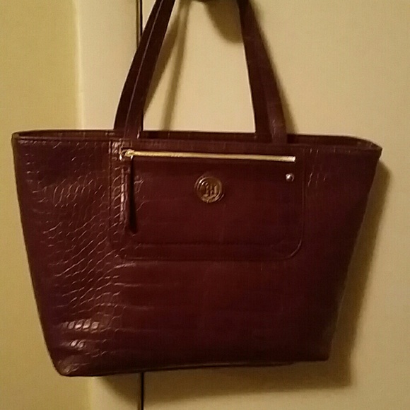 Tommy Hilfiger Purse Excellent condition