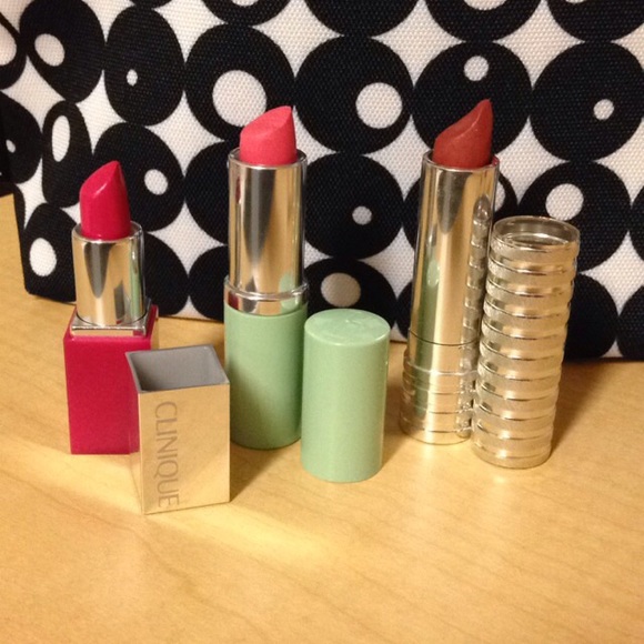 Clinique make up bundle and bag - Picture 2 of 4