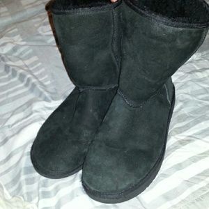 Black ugg boots