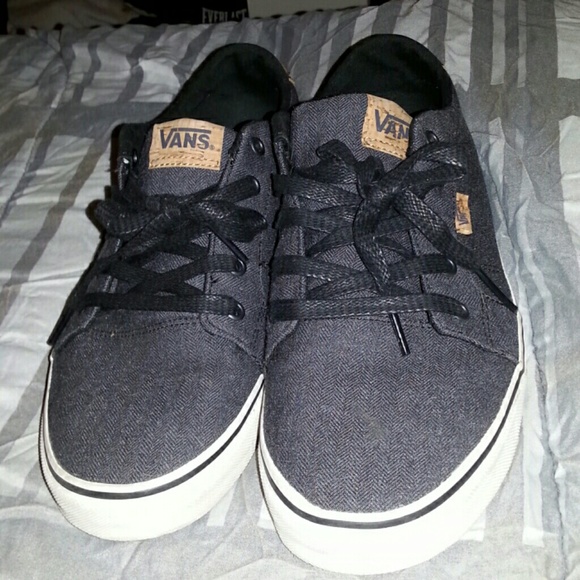 Vans - Picture 1 of 4