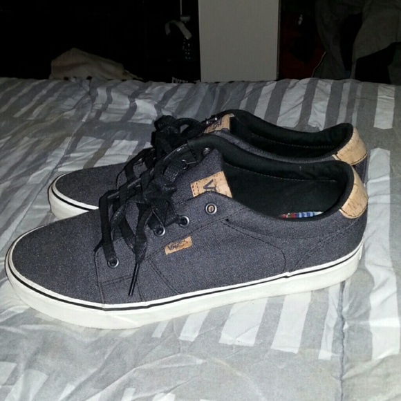 Vans - Picture 2 of 4