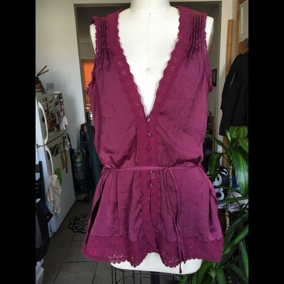 ❌SOLD on D pop❌UrbanOutfitters Kimchi Blue Top szS