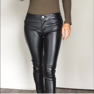 NEVER WORN 🎉Black Faux Leather Jeggings🎉
