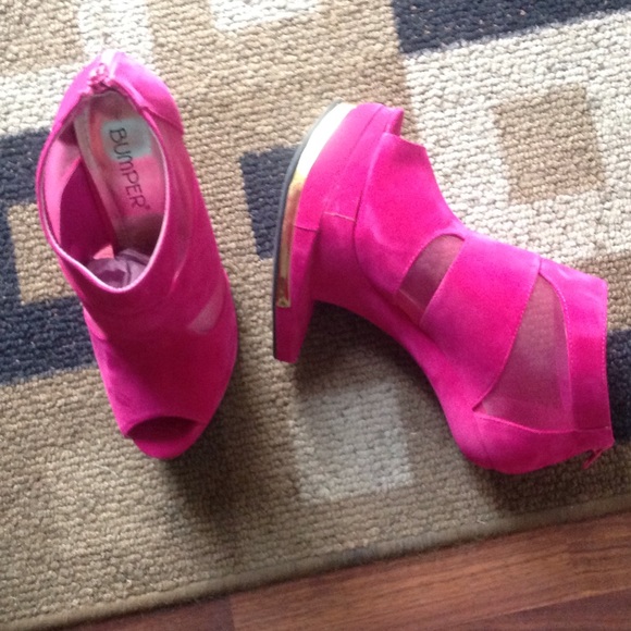 Shoes - Picture 4 of 4