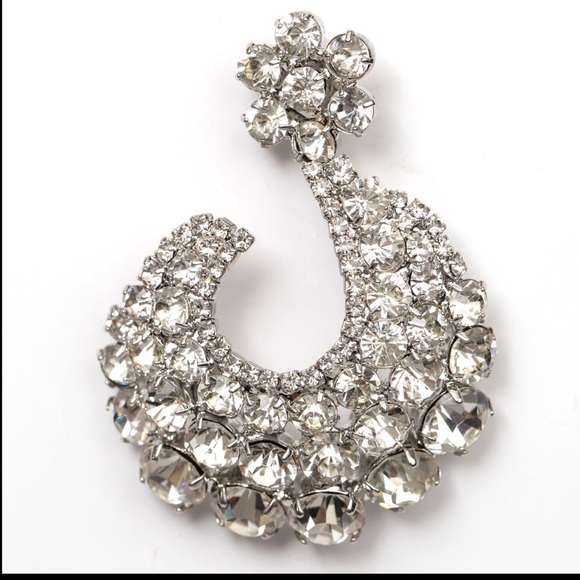 🎉🎉Hp🎉🎉Sophisticated push back Earrings - Picture 2 of 6