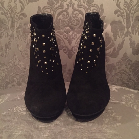 BCBG Generation suede ankle booties - Picture 3 of 3