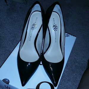 Rock & Republic black patent leather heels
