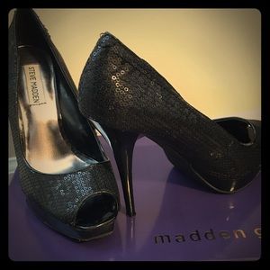 A black sequin pump