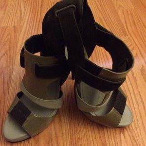 Blue & Gray Patent Leather/Suede Shoes Size 10