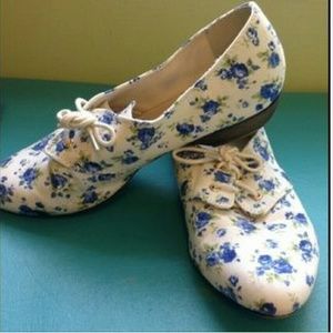 Cute Floral print loafers