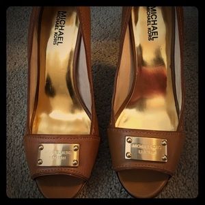 Michael kors open toe pump !
